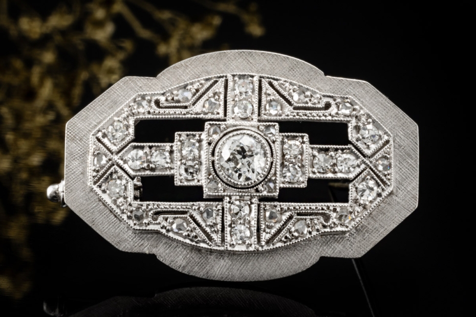 Antike Art Déco Brosche Ovale Nadel mit Altschliff Diamanten in Weißgold 