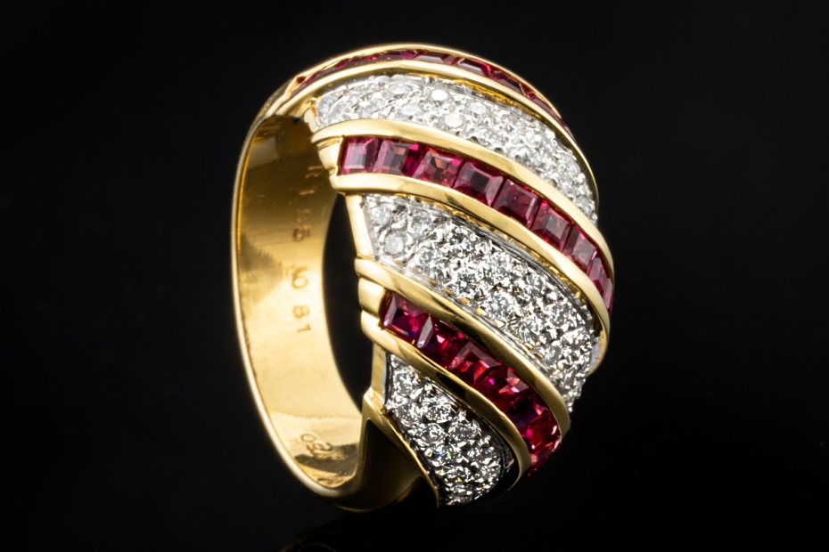 Ring Cocktailring mit Rubinen im Carréschliff und Diamanten Gelbgold 750 