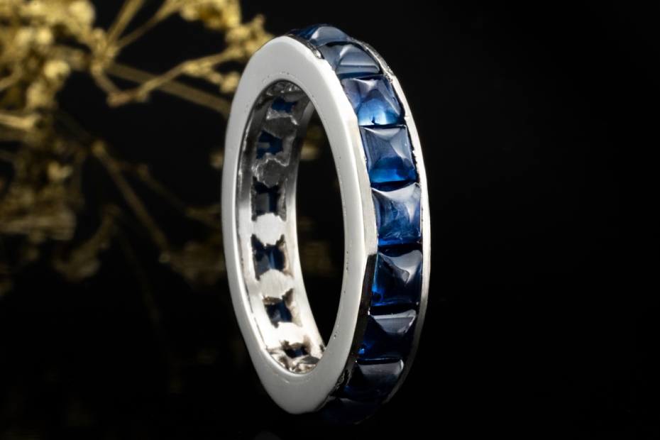 Memoire Ring mit Cabochon Saphiren Vintage Handarbeit Platin 950 Gr. 53 