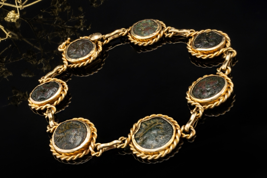Antikes Armband mit Römischen Münzen Individueller Charme in Gelbgold 