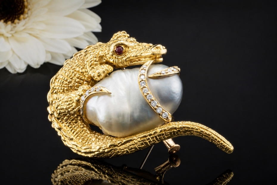 Anhänger Brosche Krokodil Barockperle und Diamanten Gelbgold Handarbeit 