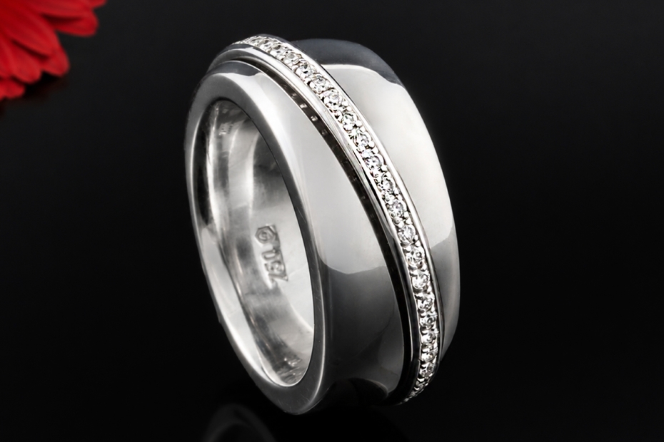 Odenwald Ring Drehring mit schräg angeordneten Diamanten in Weißgold 750 