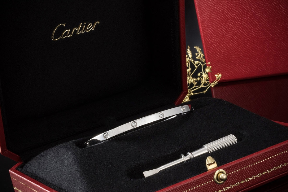 Cartier Love Armreif Kleines Modell 10 Diamanten 750er Weißgold Full Set 