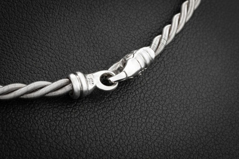 Wellendorff Collier Silky Seidenkordel Kette in 750er Weißgold Full Set 