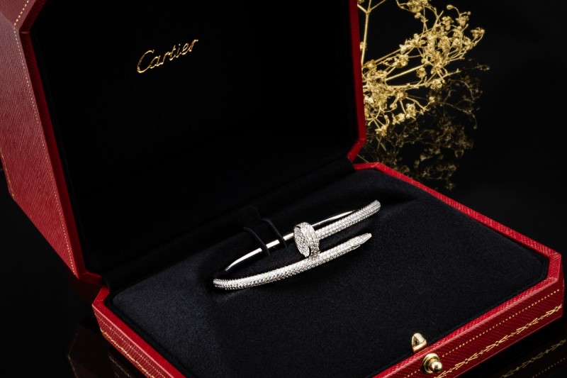 Cartier Juste un Clou Armreif mit 374 Diamanten in 750er Weißgold Gr. 16 