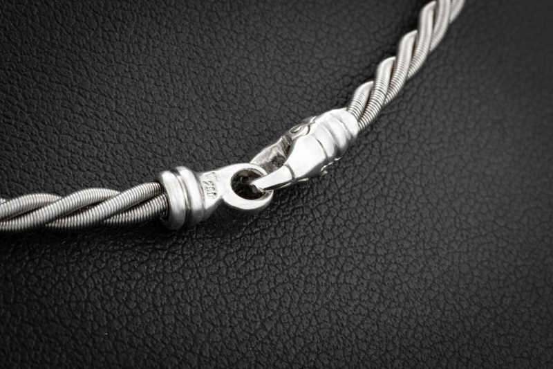 Wellendorff Collier Silky Seidenkordel Kette in 750er Weißgold Full Set 