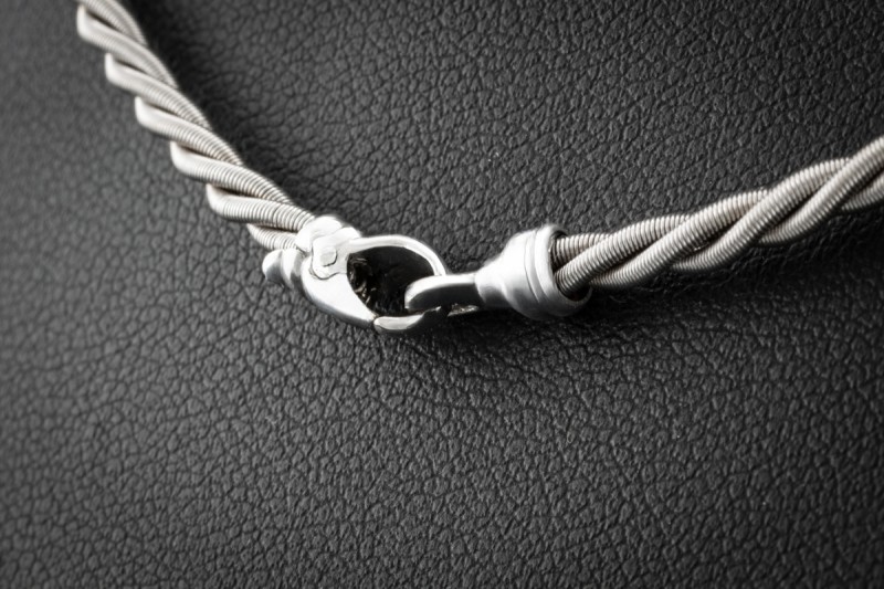 Wellendorff Collier Silky Seidenkordel Kette in 750er Weißgold Full Set 