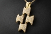 Victor Mayer Anhänger im Kreuz Design mit Diamanten in 750er Gelbgold 