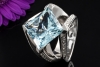 Großer Ring mit Princess Aquamarin und Diamanten in Weißgold Handarbeit 