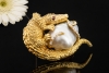 Anhänger Brosche Krokodil Barockperle und Diamanten Gelbgold Handarbeit 