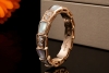 BVLGARI Serpenti Viper Ring mit Perlmutt und Diamanten in 750er Roségold 