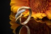 Verschlungener Ring mit VVSI Brillanten Designer Goldschmiedearbeit in 750er Gold Bicolor 