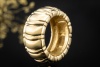 Piaget Bandring Breiter gewellter Designer Goldring in 750er Gelbgold 