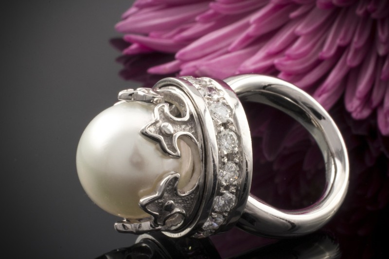 Traumring Krone 15,6 mm Süßwasserzuchtperle mit Diamanten in 750er Weißgold 