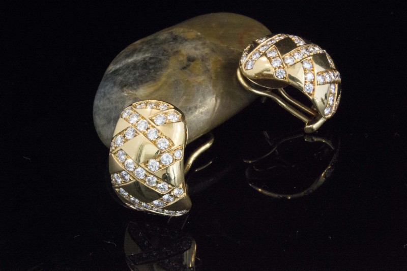 Ohrringe Ohrstecker mit Clip Massive Diamant Arbeit in Gelbgold 750 