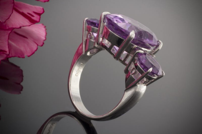 Art Deco Platin Ring mit 3 x Amethyst imposant in 900er Platin Goldschmiedearbeit 