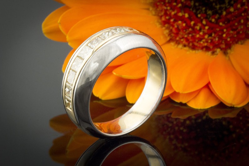 Ring Zweifarbiges Spiel mit gelben Carre Diamanten in 750er Gold Bicolor 