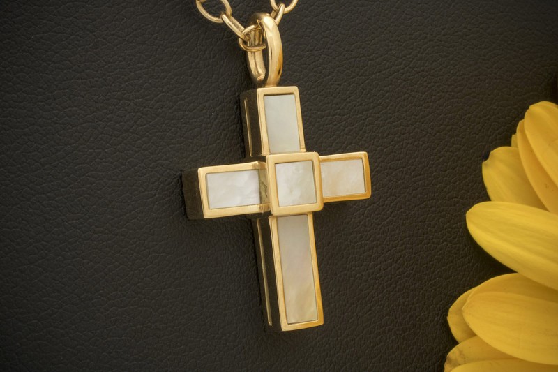 Victor Mayer Collier Kreuz Anhänger mit Perlmutt in 750er Gelbgold 18 Karat 