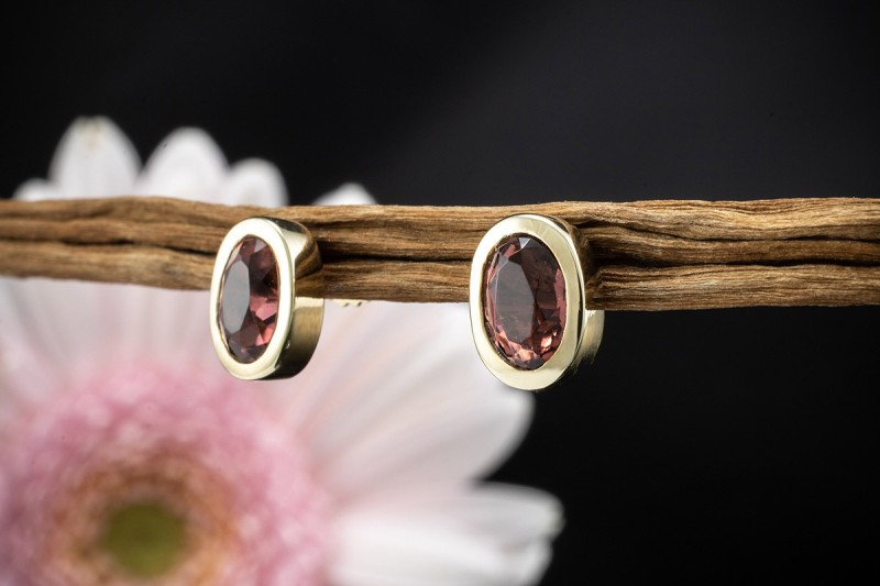 Ohrstecker Ohrringe mit Turmalin rosa oval geschliffen in 585er Gelbgold 