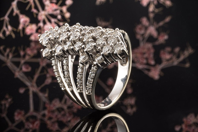Moderner Ring 28 mm lang mit 2,5 Ct Diamanten Brillanten in Weißgold 585 