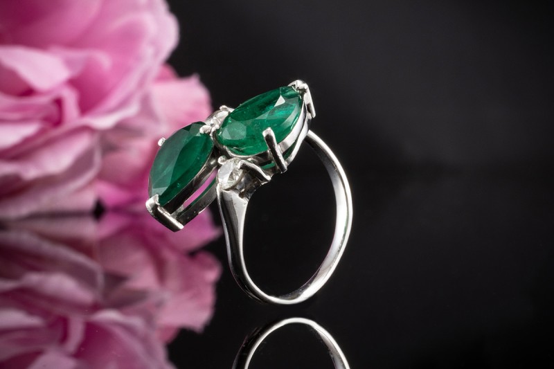 Smaragd Tropfen Ring mit Diamanten Brillanten in 750er Weißgold Arbeit 