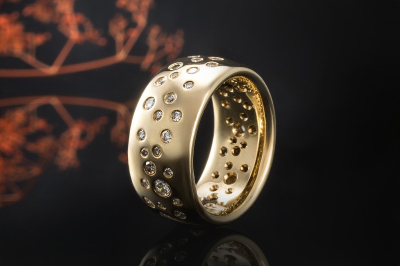Sternenhimmel Ring mit Diamanten Massive Goldschmiedearbeit Gelbgold 750 