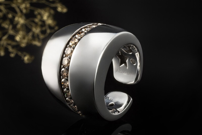 Al Coro Ring Offene Ringschiene mit braunen Diamanten in 750er Weißgold 