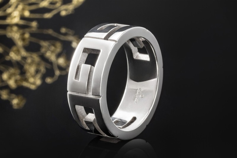 Gucci Ring Bandring Gucci Logo Breites Modell Größe 55 in 750er Weißgold 