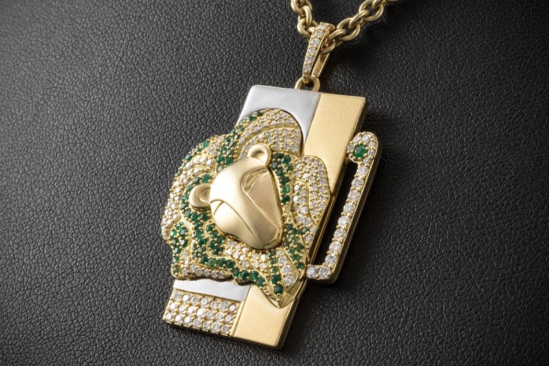 Jazychic Löwe Sternzeichen Anhänger Tsavorit Diamanten Gold Bicolor 750 