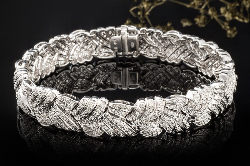 Armband mit Diamanten in 750er Weißgold Detailverliebtes Gliederarmband 