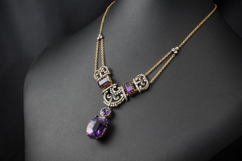 Antike Collier Kette mit Lila Amethyst und Diamanten in 750er Gelbgold 