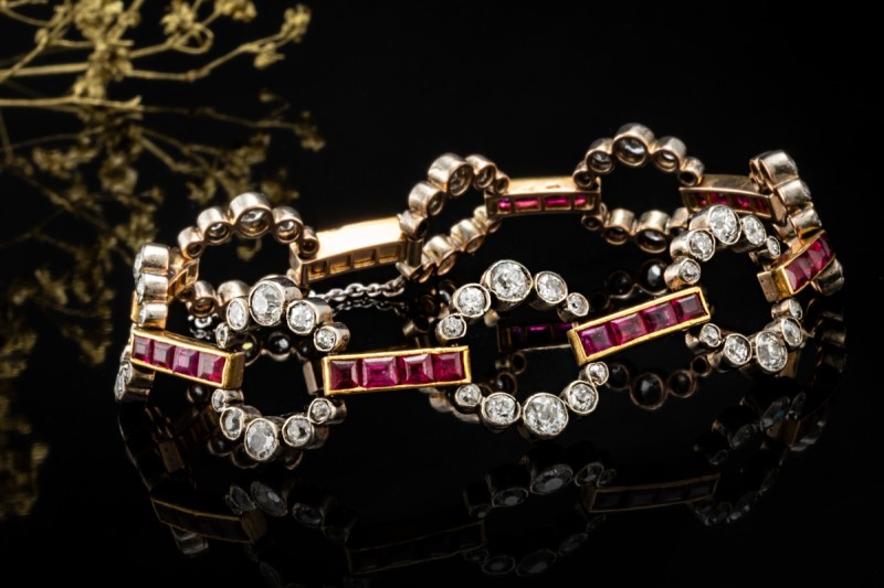 Antikes Armband Vintage Diamanten und Rubine detailverliebt in Gelbgold 