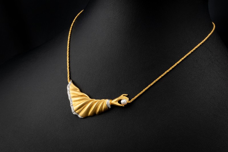 Collier Goldene Hand mit Perle und Diamanten Kette mit Anhänger Gelbgold 