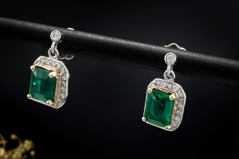 Antike Ohrringe Ohrstecker mit Smaragd und Diamanten in 750er Weißgold 