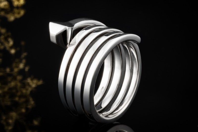 Gucci Chiodo Nagel Ring mit 4 Reihen Massiv in 750er Weißgold Größe 56 