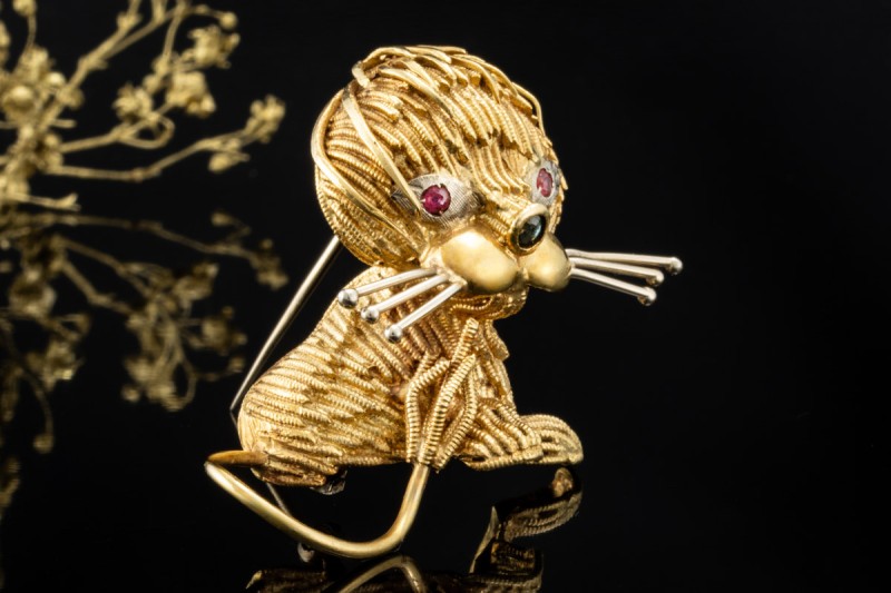 Vintage Brosche Löwe Goldschmiedearbeit Rubin und Saphir 750er Gelbgold 