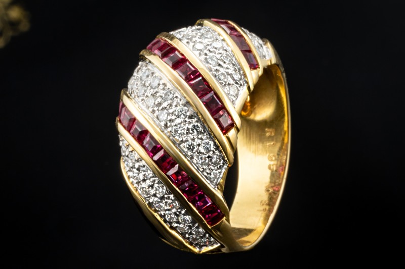 Ring Cocktailring mit Rubinen im Carréschliff und Diamanten Gelbgold 750 
