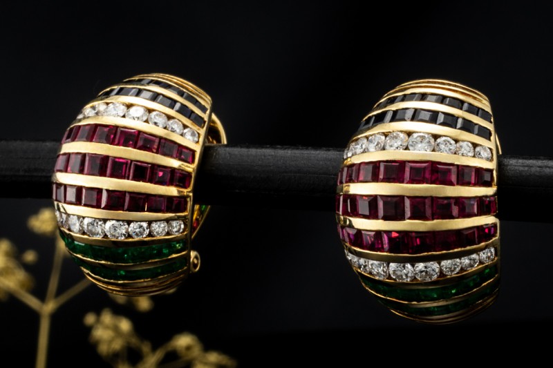 Halbcreolen Ohrringe mit Rubin Smaragd Saphir Diamanten in Gelbgold 750 