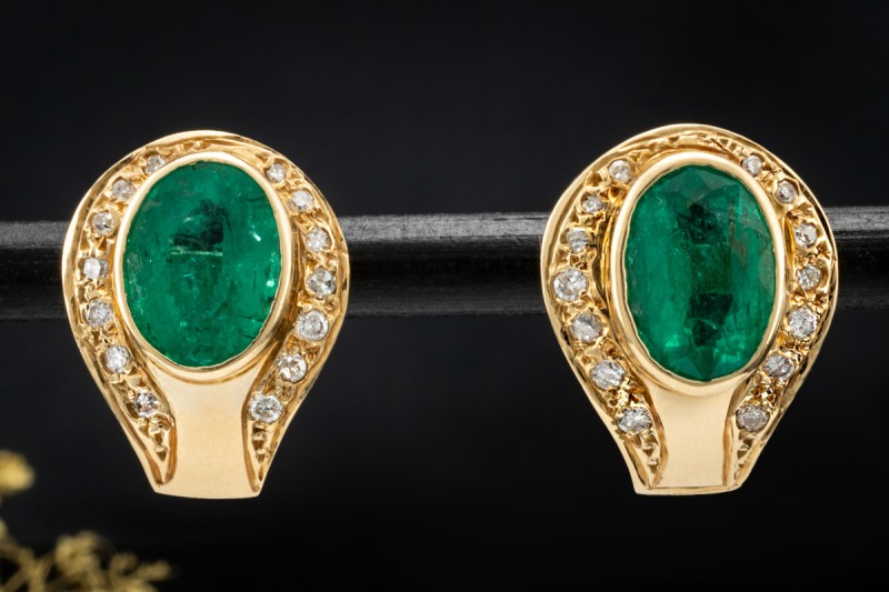 Ohrstecker Ohrringe Smaragd im Ovalschliff und Diamanten in Gelbgold 750 