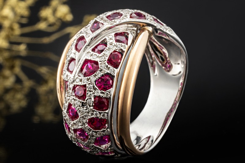 Mystischer Ring Rubin und Diamanten 750er Weißgold mit Roségold Akzenten 