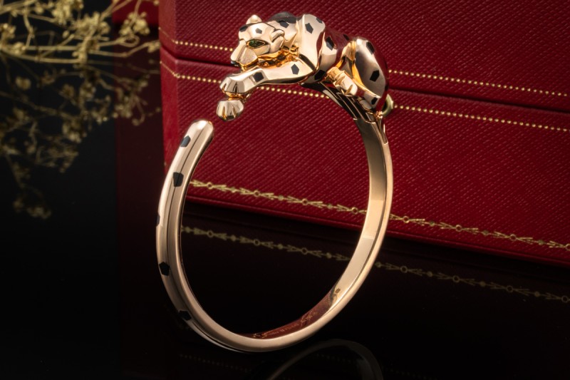 Panthère de Cartier Armreif mit Tsavorit und Onyx klappbar Roségold 750 