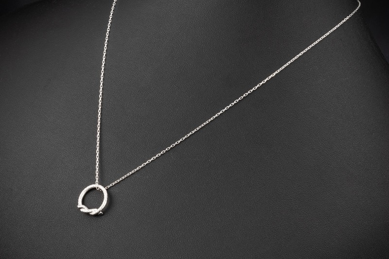 Cartier Collier Kette mit Anhänger Entrelaces Diamanten in Weißgold 750 