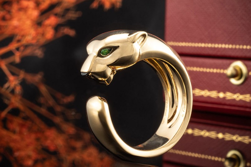 Cartier Ring Panthère de Cartier Großes Modell Tsavorit Onyx in Gelbgold 
