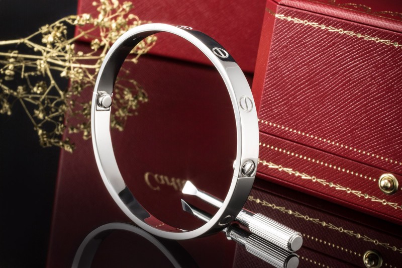 Cartier Love Armreif Armband Neues Modell in Weißgold 750 Gr 19 Full Set 