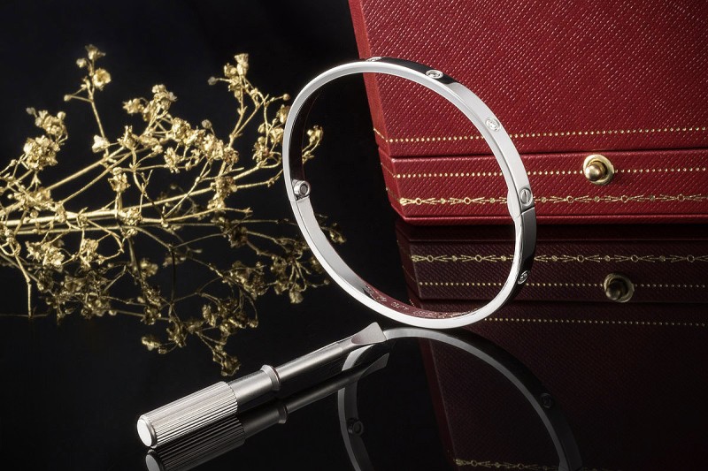 Cartier Love Armreif Kleines Modell 10 Diamanten 750er Weißgold Full Set 