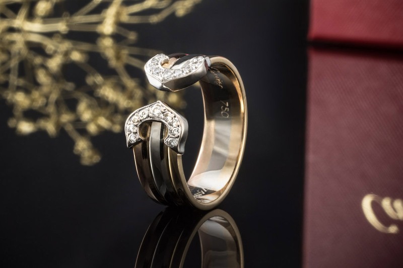 Cartier Ring C de Cartier Doppel C mit Diamanten in 750er Gold Tricolor 