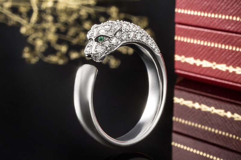 Panthère de Cartier Ring mit 72 Diamanten Smaragd Onyx Weißgold Full Set 