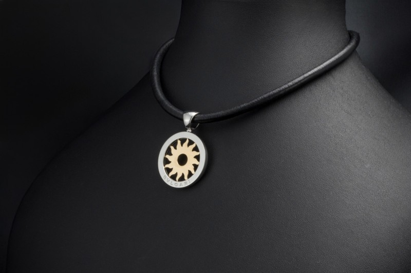 BVLGARI Tondo Sun Collier Kette Leder mit Anhänger Sonne in 750er Gold 