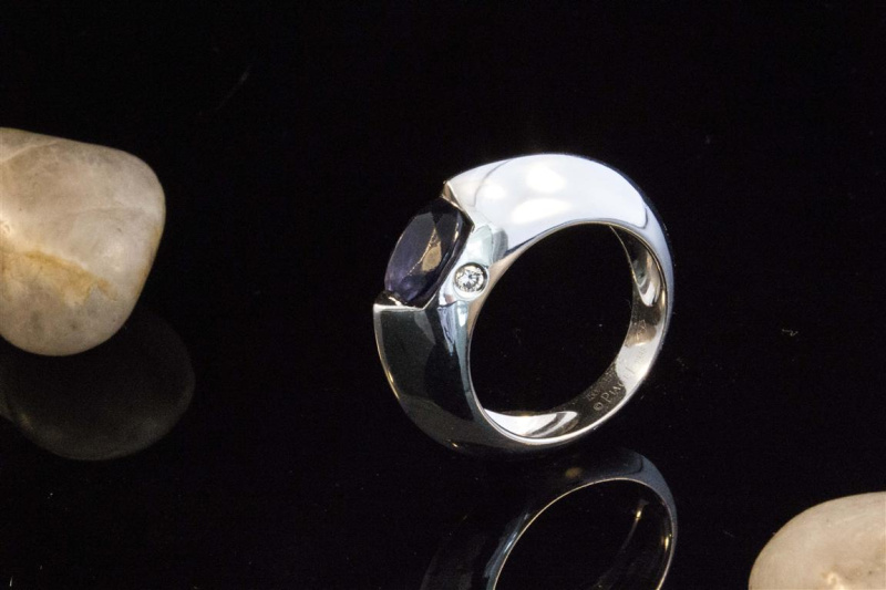 Piaget Ring mit Iloith und Diamant Massive Arbeit in 750er Weißgold 