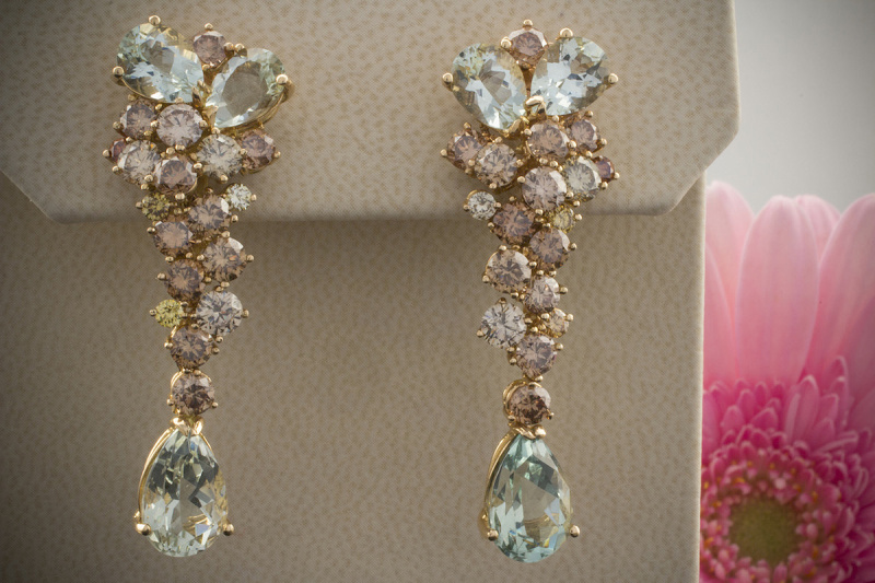 Beeindruckende Ohrclips mit Brillanten 6,49 Ct und Beryl 750er Rotgold 